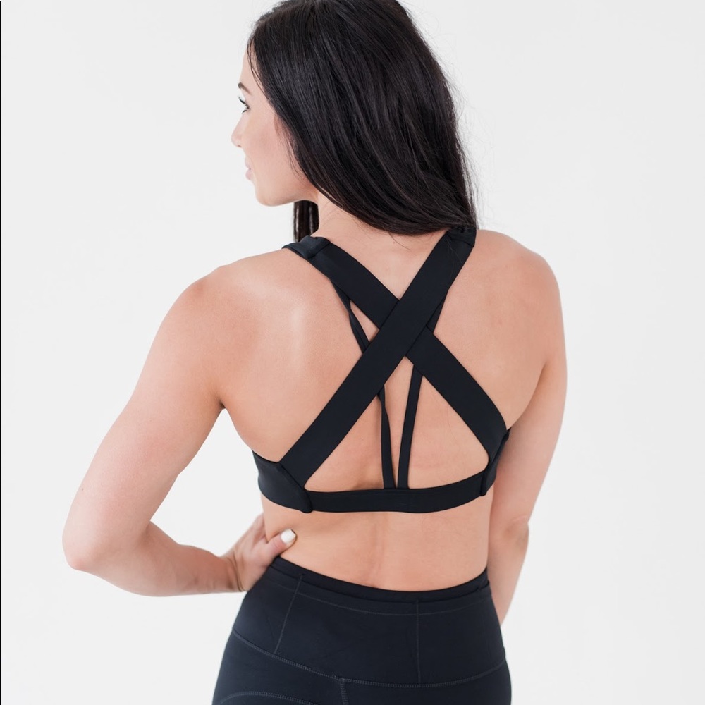 Black criss criss sports bra size small